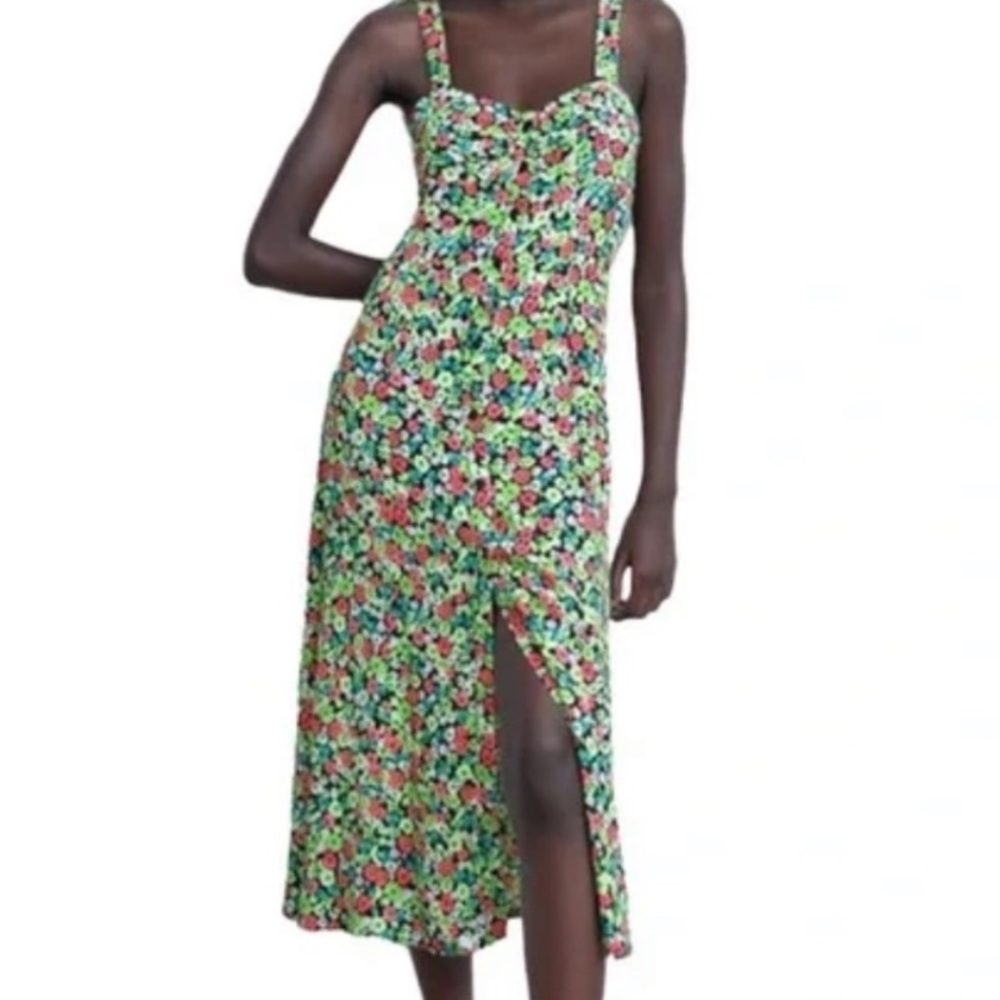 ZARA Floral Button-Down Slip Dress – Size Medium (New Without Tags)🌸‎